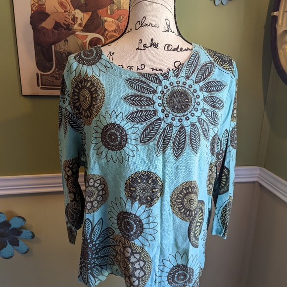 Hot Cotton by Marc Ware linen top - Picture 2 of 10